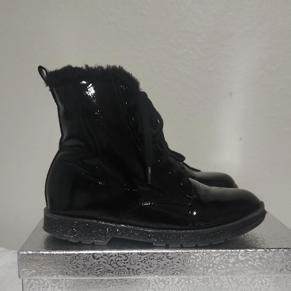 MIA SIZE 4 Black Patent leather's Boot girl